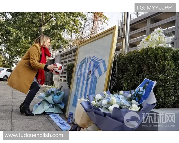 缅怀绿茵传奇多位足球球星相继离世引发全球球迷深切哀思